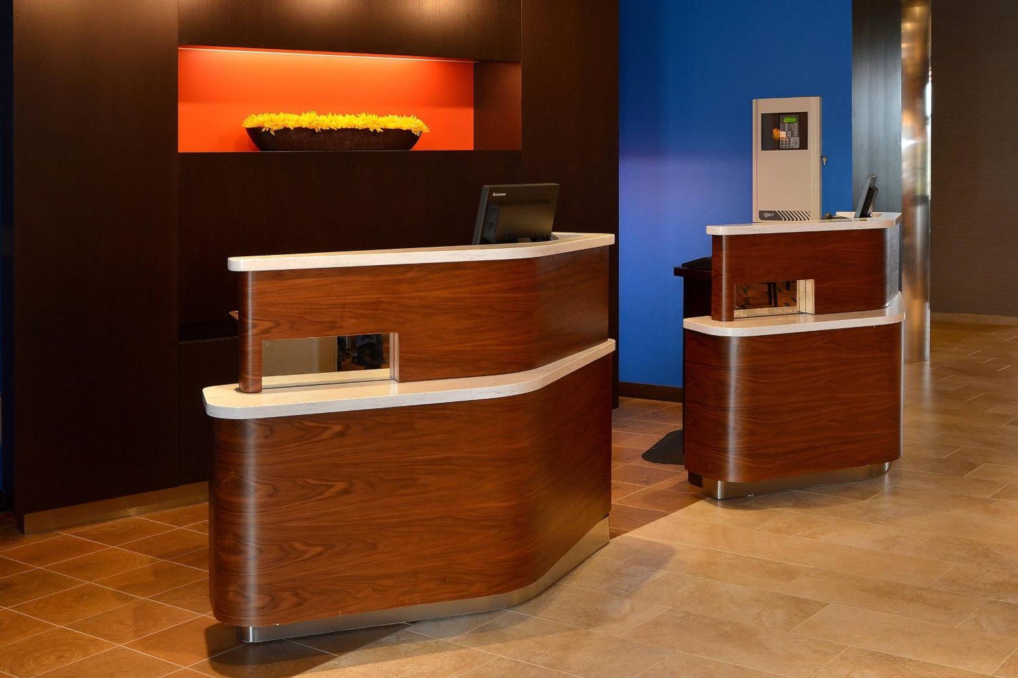 Courtyard By Marriott Youngstown Canfield Ngoại thất bức ảnh