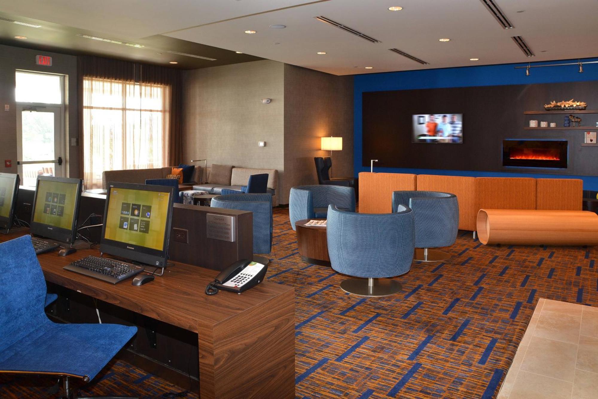 Courtyard By Marriott Youngstown Canfield Ngoại thất bức ảnh